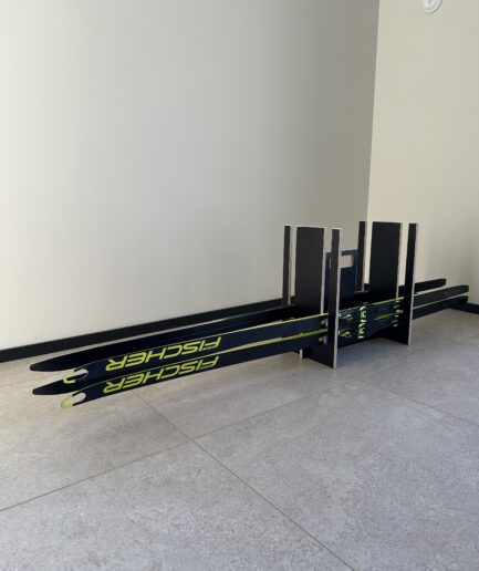 Harrastussuusa kandmis raam/kohver