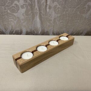 Kõrge küünlajalg neljale küünlale