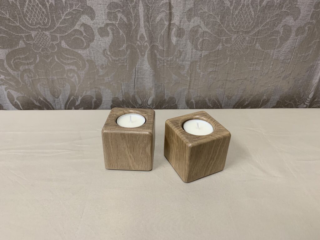 Keskmine küünlajalg ühele küünlale